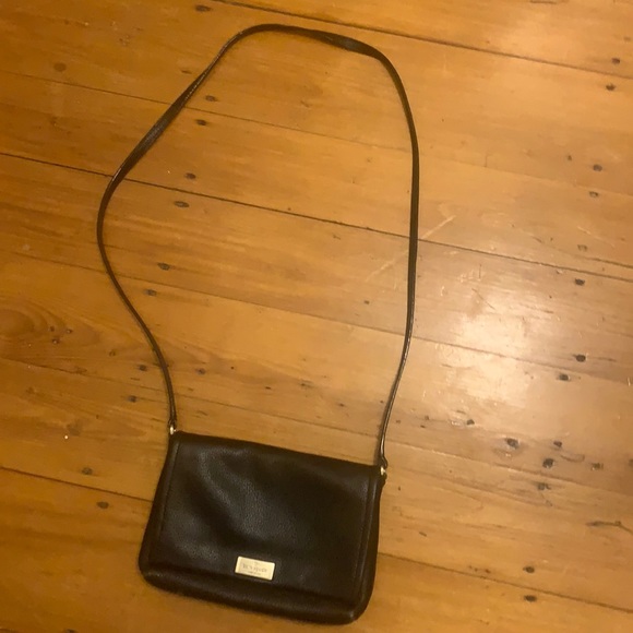 Kate spade black over the shoulder pocketbook - Picture 1 of 3